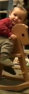video cavallo a dondolo