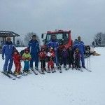 gruppo sciatori con i maestri
